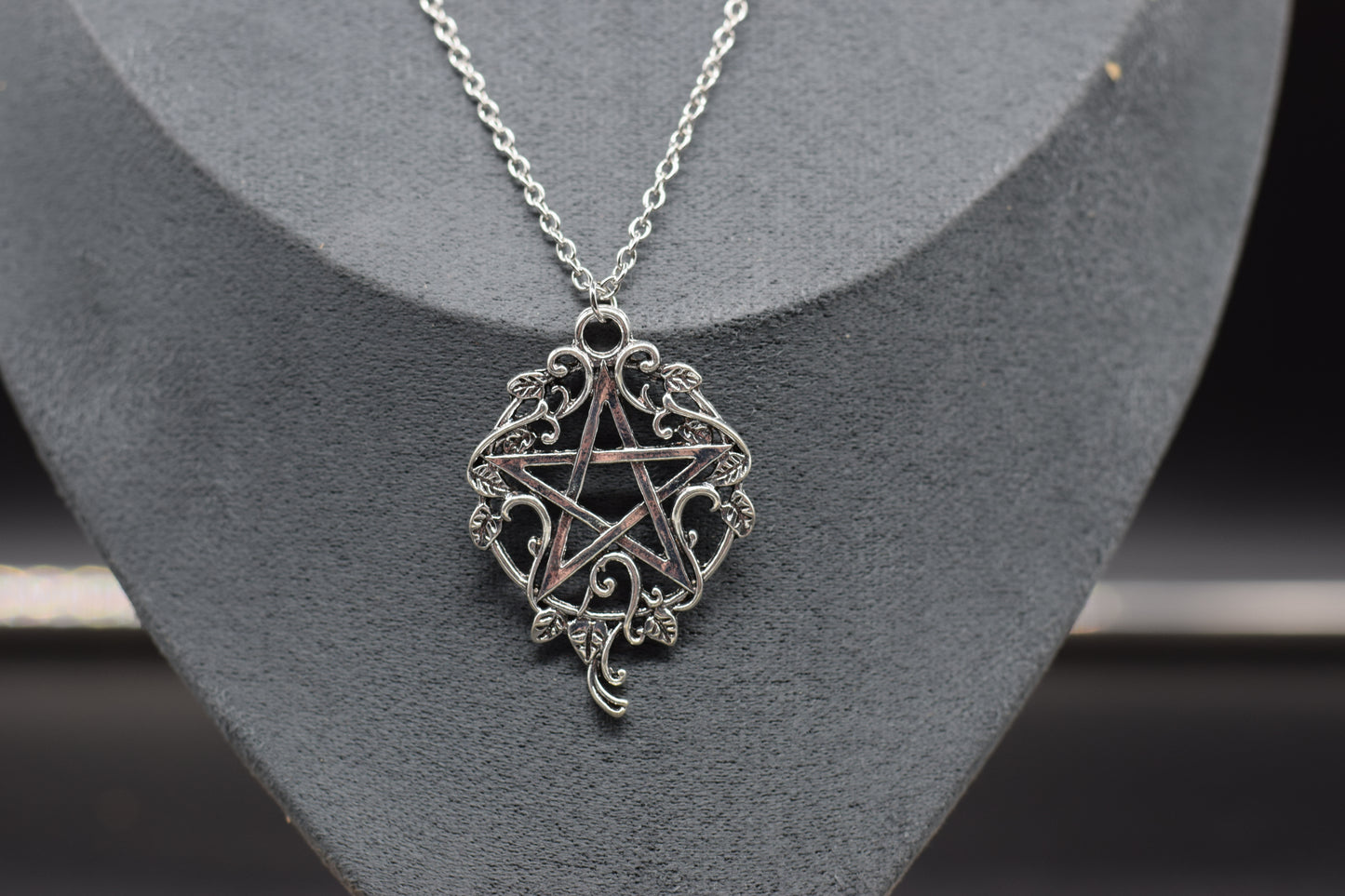 Fancy Pentagram Pendant with Adjustable Chain 45-55cm - Stainless Steel